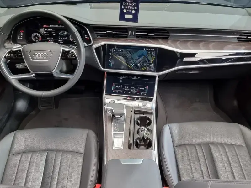 2022 Audi A6 с пробегом 35 761 км