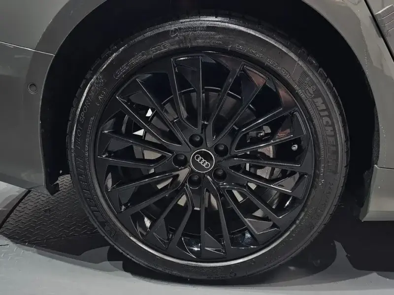 2025 Audi A6 с пробегом 17 741 км