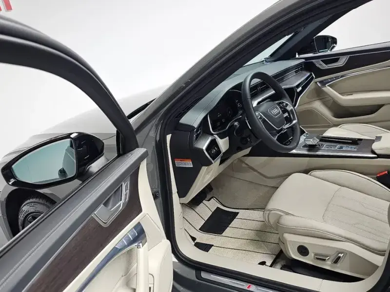 2025 Audi A6 с пробегом 17 741 км
