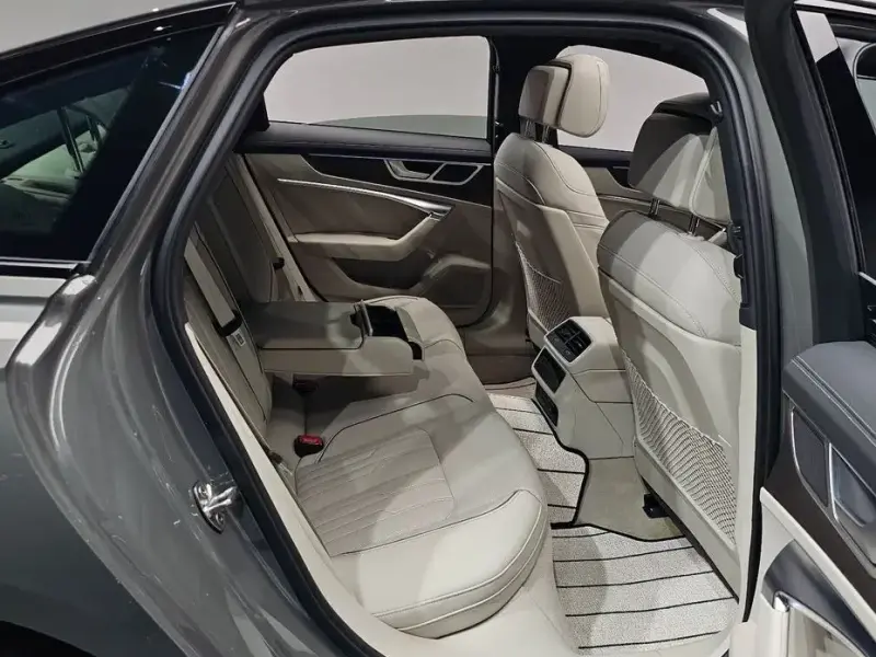 2025 Audi A6 с пробегом 17 741 км