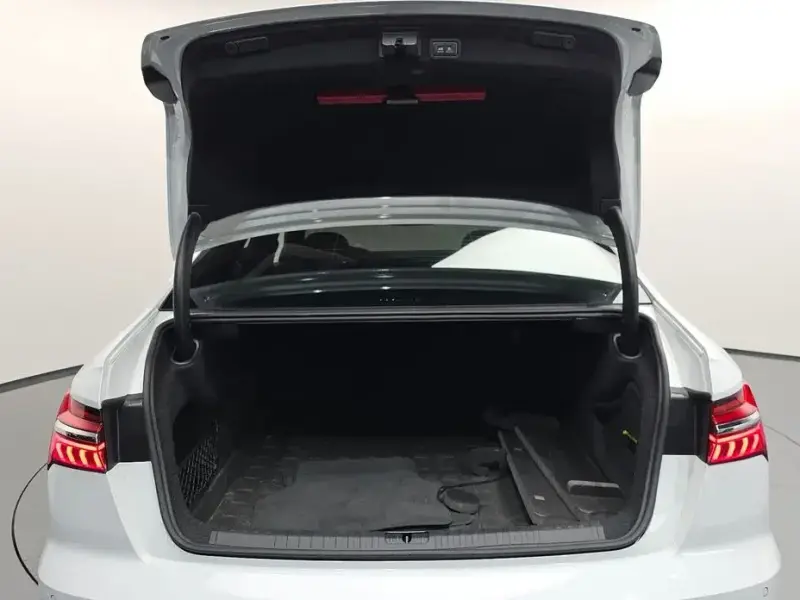 2021 Audi A6 с пробегом 65 855 км