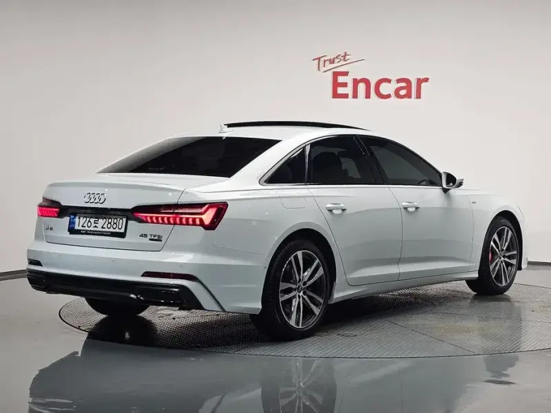 2023 Audi A6 с пробегом 30 583 км