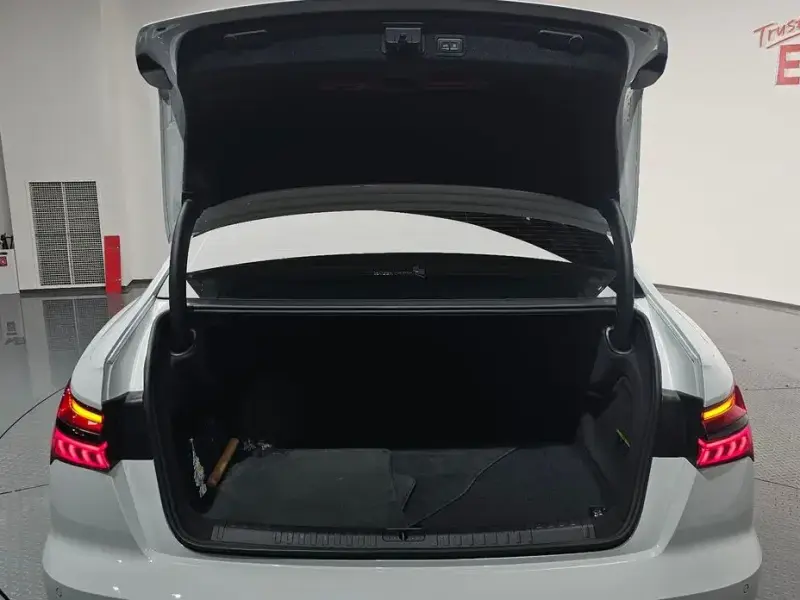 2023 Audi A6 с пробегом 30 583 км