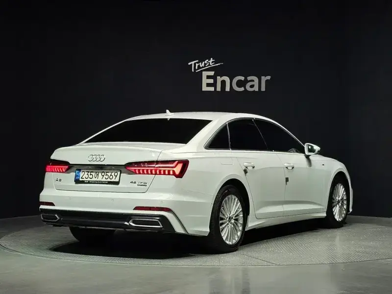 2021 Audi A6 с пробегом 64 649 км