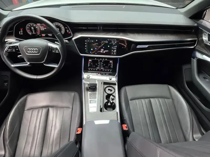 2023 Audi A6 с пробегом 26 220 км
