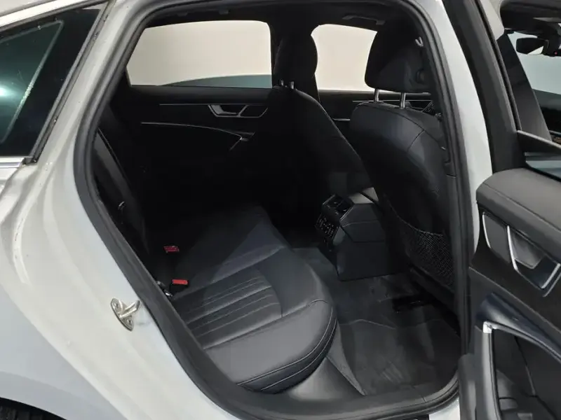 2022 Audi A6 с пробегом 70 078 км
