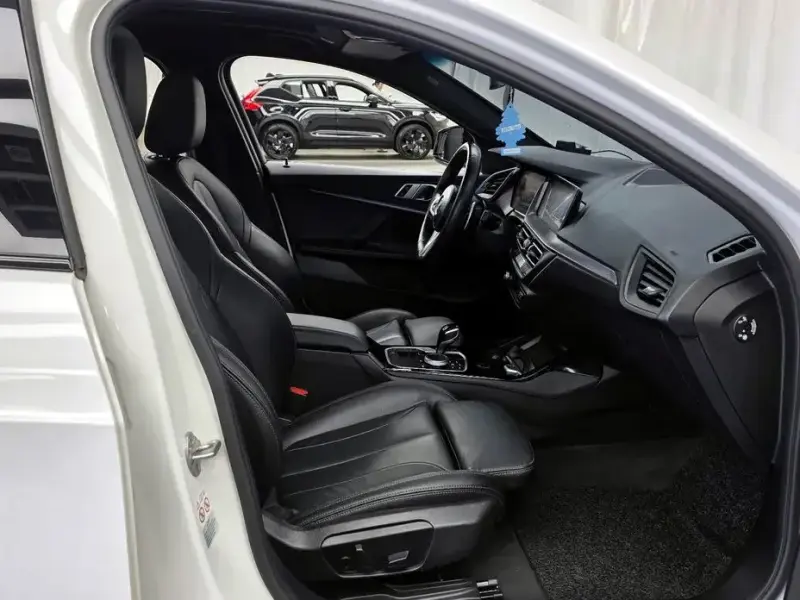 2022 BMW 1 серии с пробегом 44 373 км