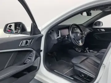 2022 BMW 1 серии с пробегом 58 175 км