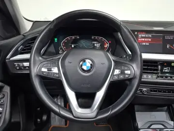 2021 BMW 1 серии с пробегом 68 327 км