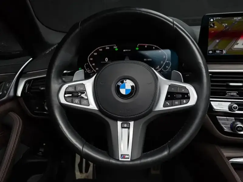 2021 BMW 5 серии с пробегом 80 002 км