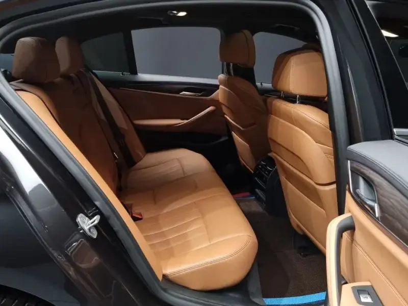 2020 BMW 5 серии с пробегом 102 111 км