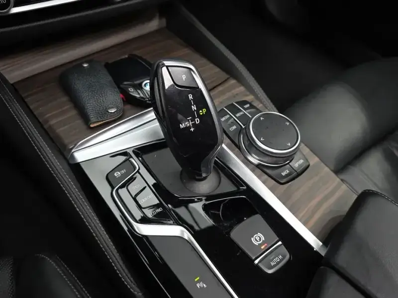 2019 BMW 5 серии с пробегом 128 879 км