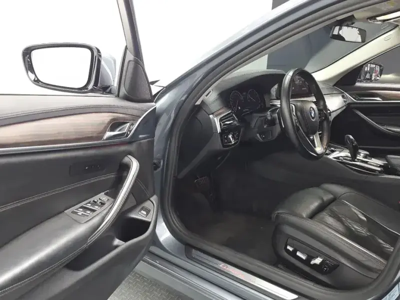 2019 BMW 5 серии с пробегом 128 879 км