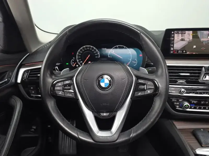 2019 BMW 5 серии с пробегом 128 879 км