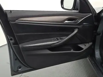 2019 BMW 5 серии с пробегом 128 879 км