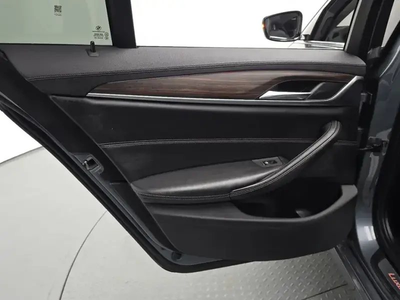2019 BMW 5 серии с пробегом 128 879 км
