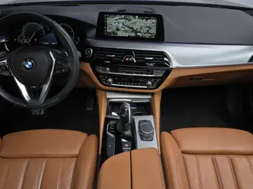 2018 BMW 5 серии с пробегом 67 818 км