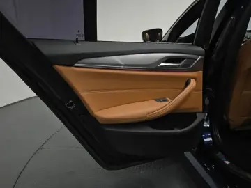 2018 BMW 5 серии с пробегом 67 818 км