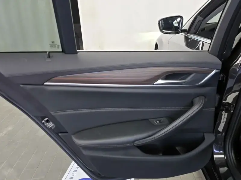 2019 BMW 5 серии с пробегом 53 354 км