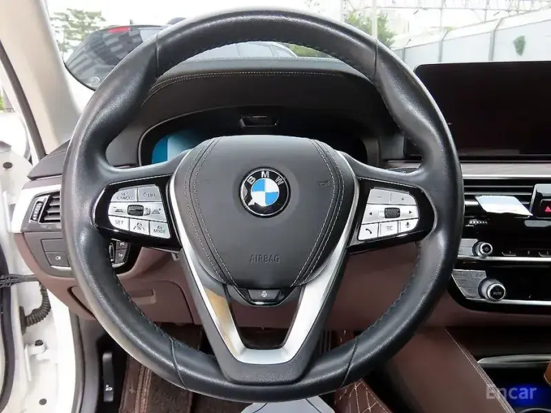 2021 BMW 5 серии с пробегом 73 361 км