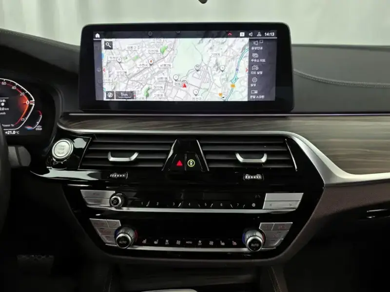 2020 BMW 5 серии с пробегом 76 862 км