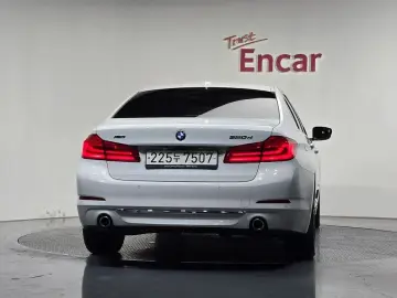2018 BMW 5 серии с пробегом 93 619 км