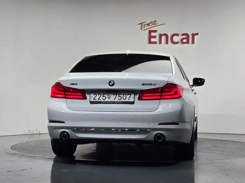 2018 BMW 5 серии с пробегом 93 619 км