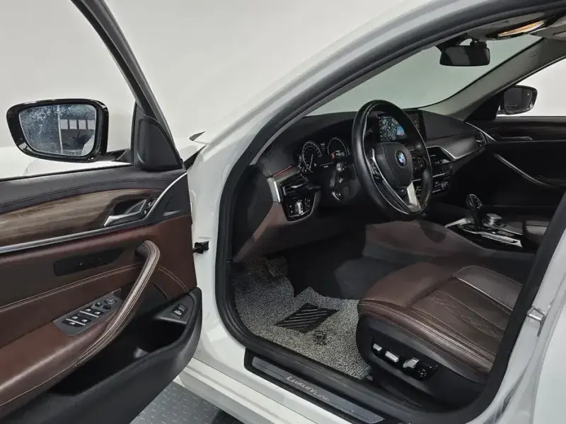2018 BMW 5 серии с пробегом 93 619 км