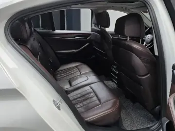 2018 BMW 5 серии с пробегом 93 619 км