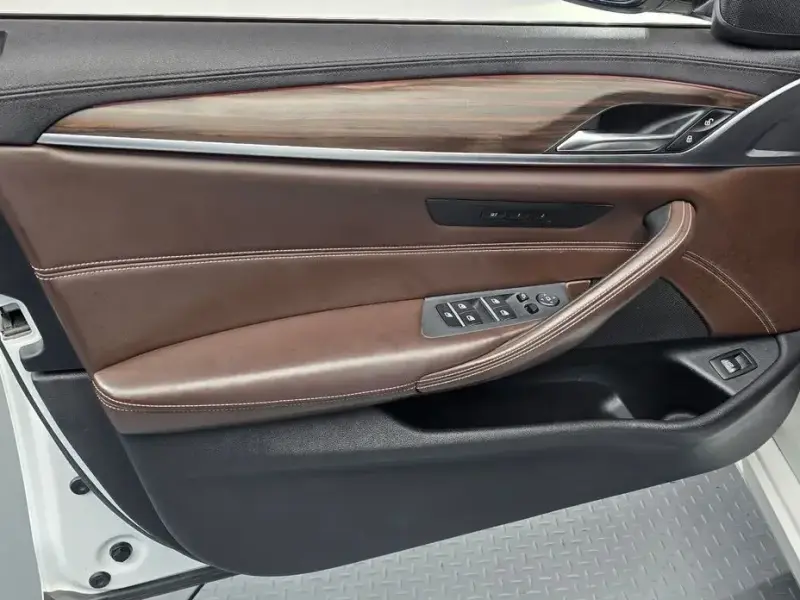 2018 BMW 5 серии с пробегом 93 619 км