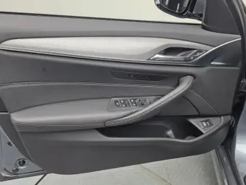 2018 BMW 5 серии с пробегом 65 670 км