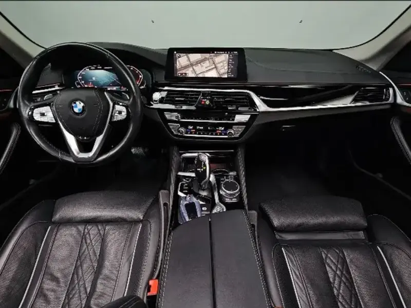 2019 BMW 5 серии с пробегом 102 053 км