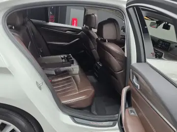 2018 BMW 5 серии с пробегом 124 225 км