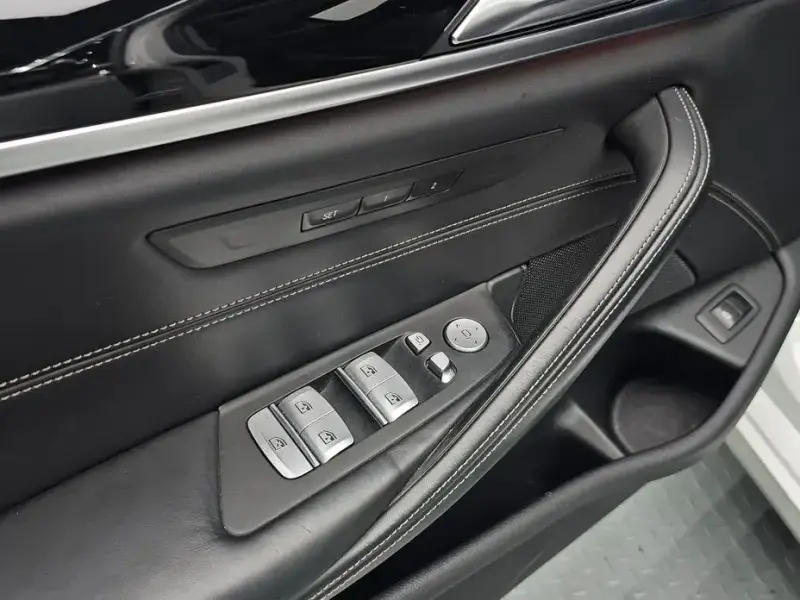 2019 BMW 5 серии с пробегом 102 053 км