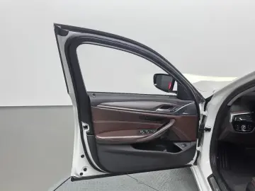 2018 BMW 5 серии с пробегом 124 225 км