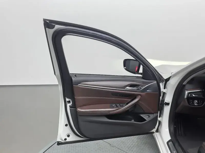 2018 BMW 5 серии с пробегом 124 225 км