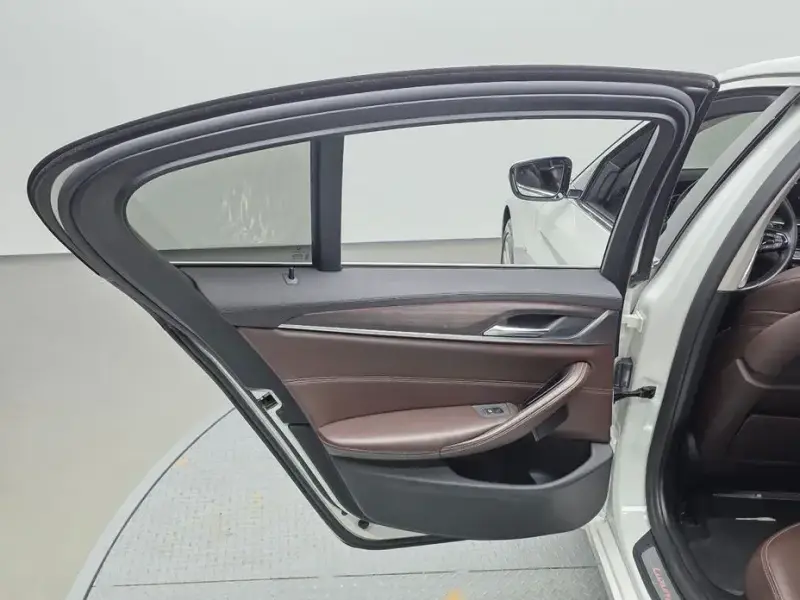 2018 BMW 5 серии с пробегом 124 225 км