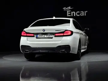 2021 BMW 5 серии с пробегом 128 493 км