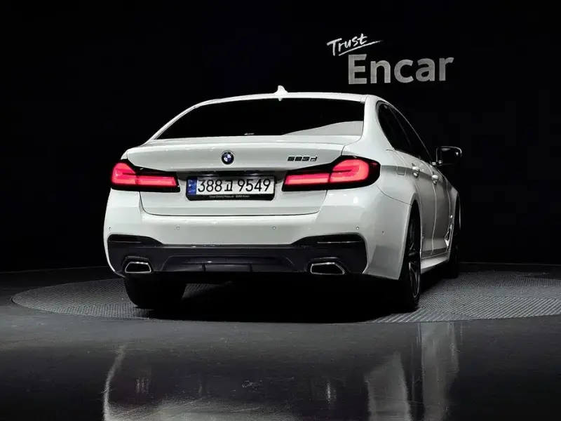 2021 BMW 5 серии с пробегом 128 493 км