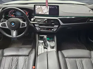 2021 BMW 5 серии с пробегом 128 493 км