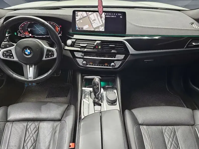 2021 BMW 5 серии с пробегом 128 493 км