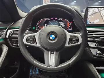 2021 BMW 5 серии с пробегом 128 493 км