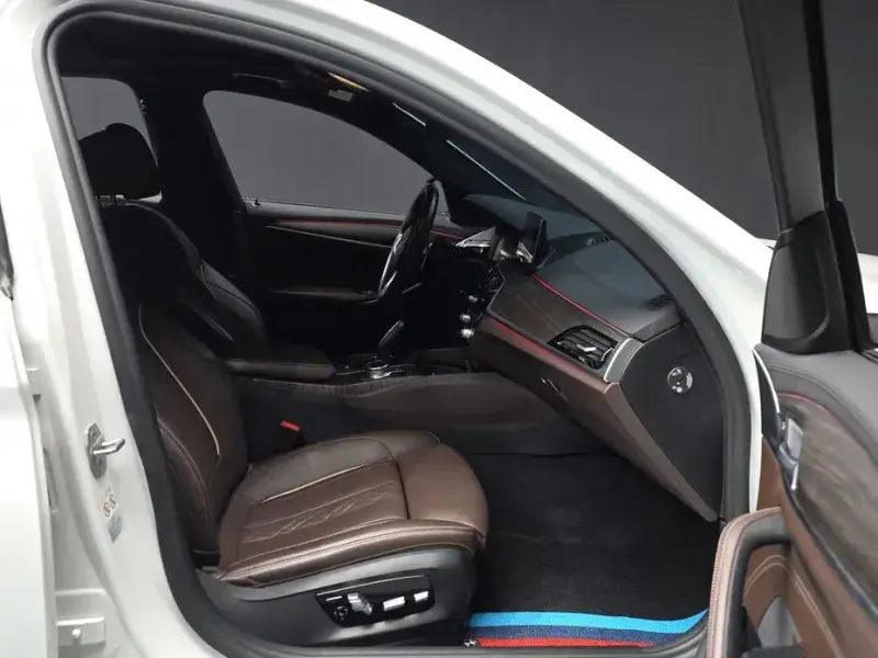 2020 BMW 5 серии с пробегом 60 364 км