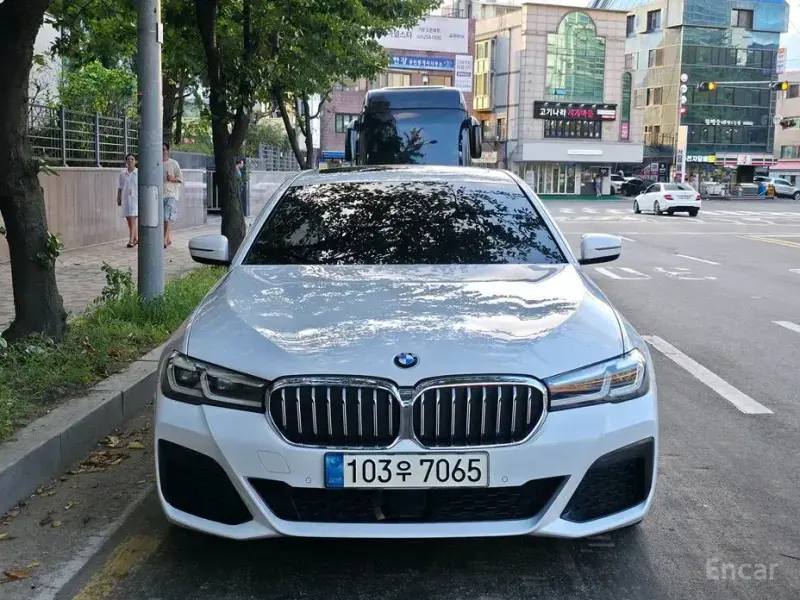 2021 BMW 5 серии с пробегом 66 090 км