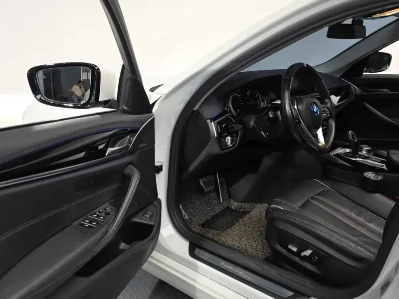 2019 BMW 5 серии с пробегом 81 773 км