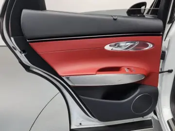 2022 Genesis GV70 с пробегом 94 154 км