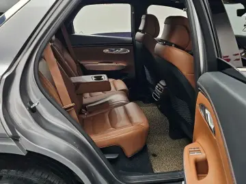 2021 Genesis GV70 с пробегом 64 138 км