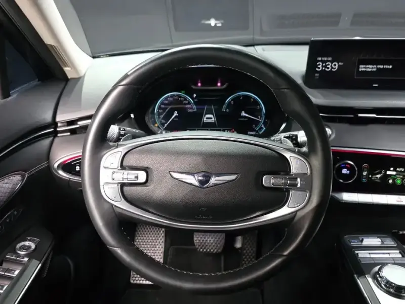 2021 Genesis GV70 с пробегом 70 607 км