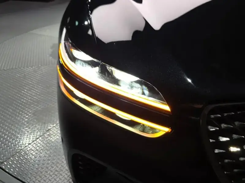 2021 Genesis GV70 с пробегом 70 607 км