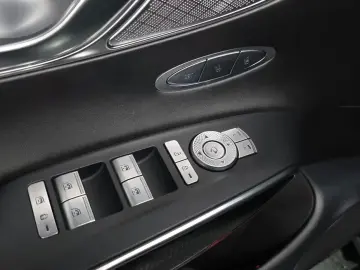 2021 Genesis GV70 с пробегом 70 607 км